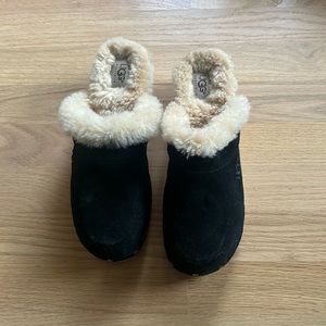 Ugg blue suede clogs